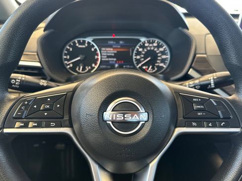 Used 2024 Nissan Altima 2.5 SV FWD image 22