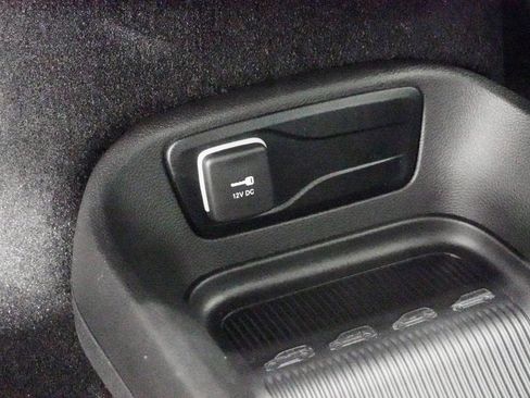 New 2026 Chrysler Voyager LX image 28