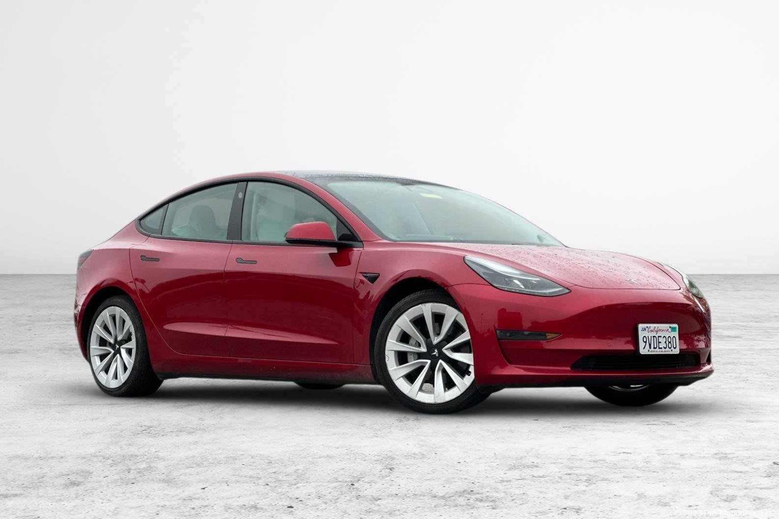 Used 2021 Tesla Model 3 Standard Range Plus RWD image 1