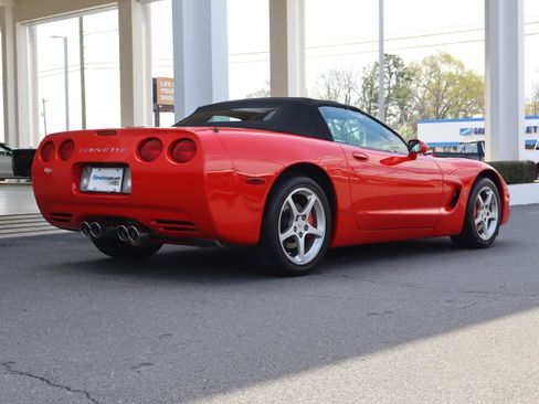 Used 2002 Chevrolet Corvette Convertible w/ Preferred Equipment Group2 image 10
