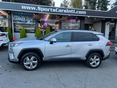 Used 2020 Toyota RAV4 Limited image 2