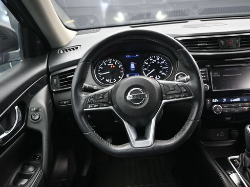 Used 2018 Nissan Rogue SL FWD image 29