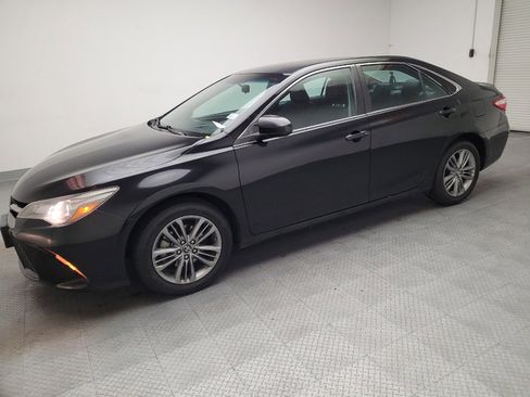 Used 2017 Toyota Camry SE FWD image 2