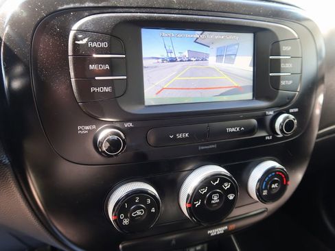 Used 2019 Kia Soul image 13