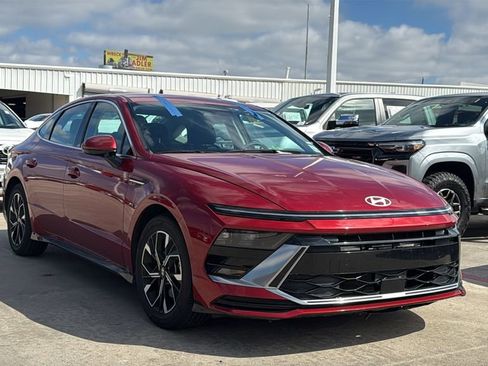 Used 2025 Hyundai Sonata SEL image 3