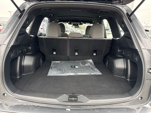 Certified 2025 Subaru Forester Base image 14