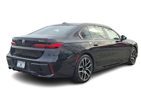 Used 2023 BMW 740i w/ Parking Assistance Package image 6