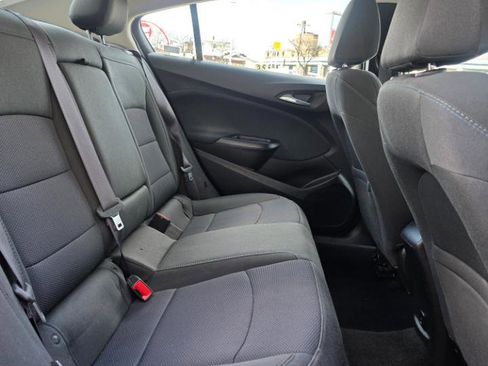 Used 2017 Chevrolet Cruze LT FWD image 14