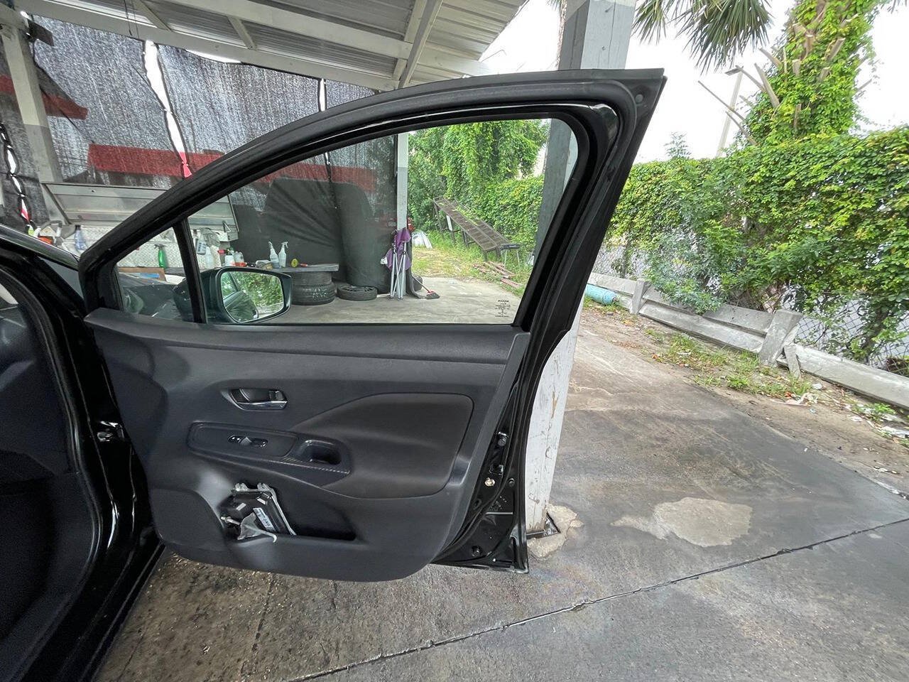 Used 2021 Nissan Versa SV FWD image 16