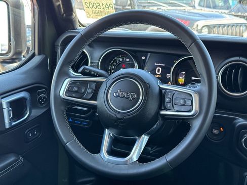 Used 2023 Jeep Wrangler Unlimited Sahara w/ Safety Group AWD/4WD image 24