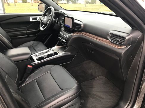 Used 2020 Ford Explorer Limited w/ Class III Trailer Tow Package image 54