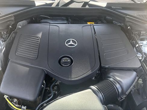 Used 2024 Mercedes-Benz GLC 300 image 29