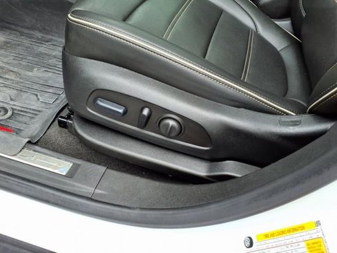 Used 2023 GMC Acadia Denali w/ Denali Ultimate Package image 4