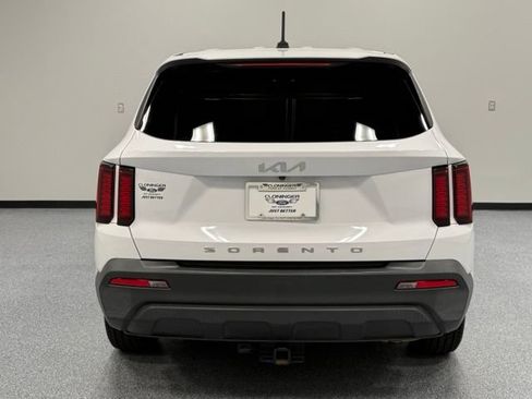Used 2022 Kia Sorento LX FWD image 10