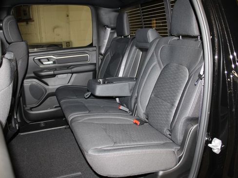 New 2026 RAM 1500 4x4 Crew Cab image 27