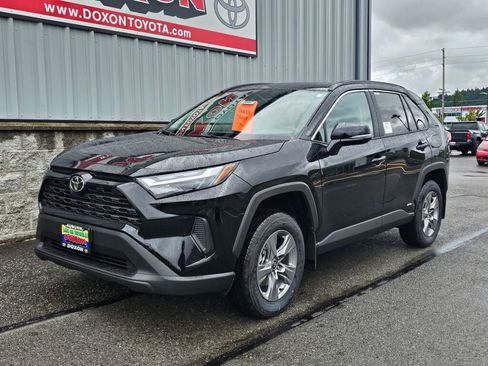 New 2025 Toyota RAV4 XLE w/ Convenience Package image 2