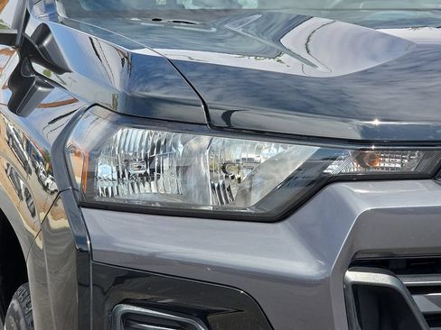 Used 2024 Chevrolet Colorado LT w/ LT Convenience Package AWD/4WD image 7
