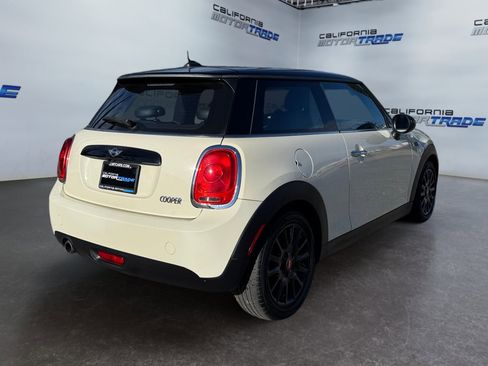 Used 2017 MINI Cooper 2-Door Hardtop image 5