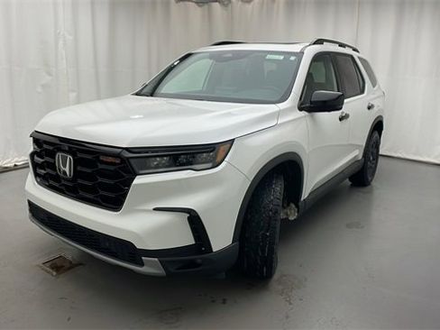 Used 2024 Honda Pilot TrailSport image 43