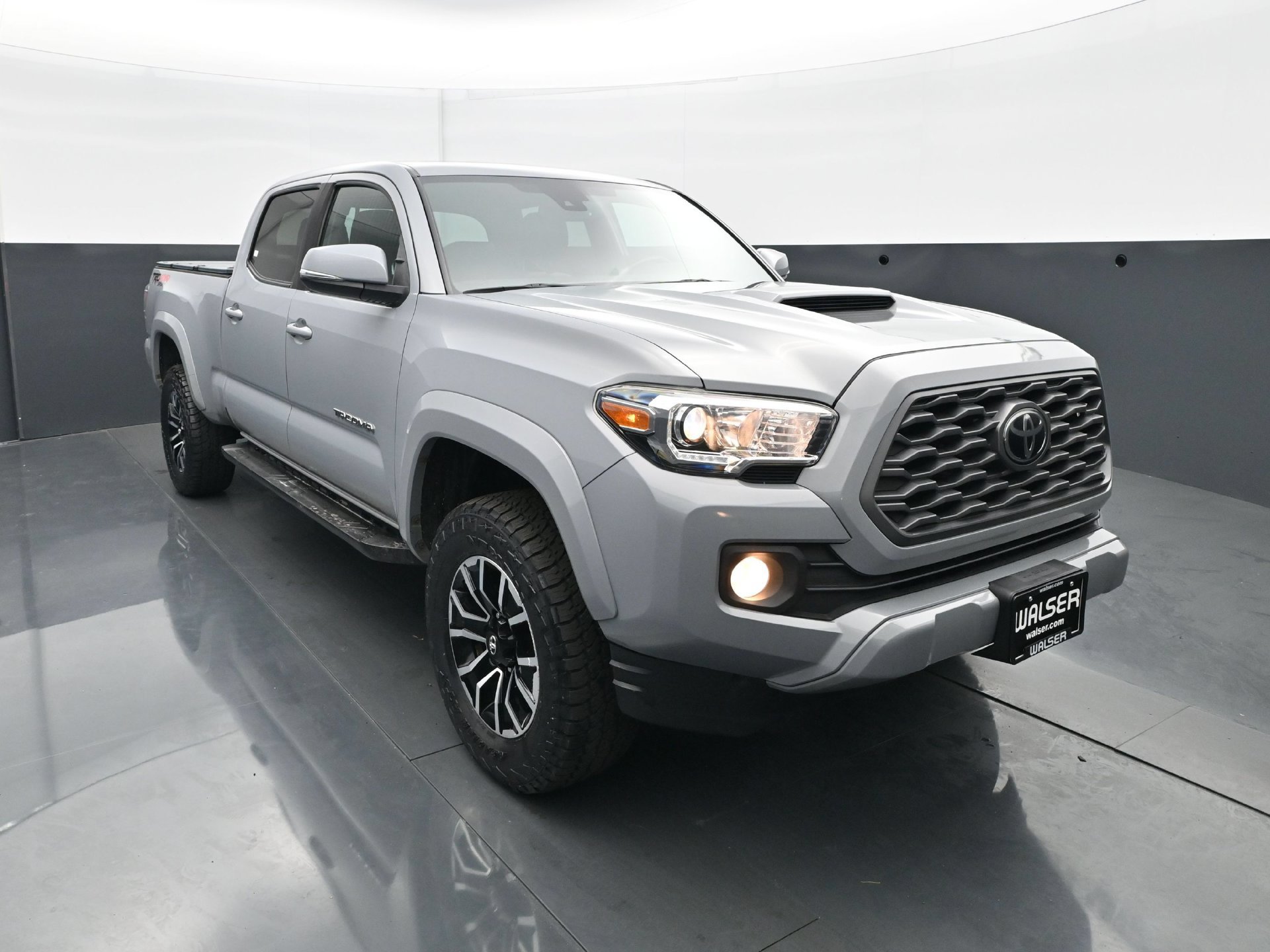 Used 2020 Toyota Tacoma TRD Sport AWD/4WD image 11