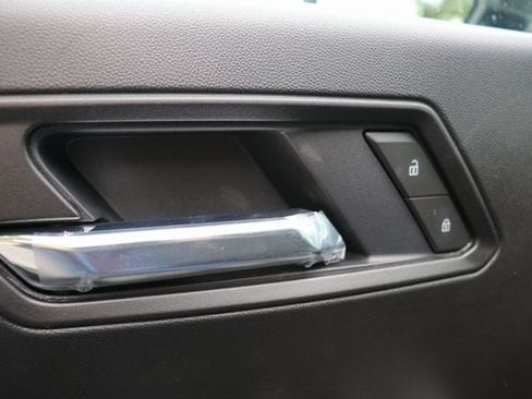 New 2025 GMC Canyon Elevation w/ Convenience Package image 17