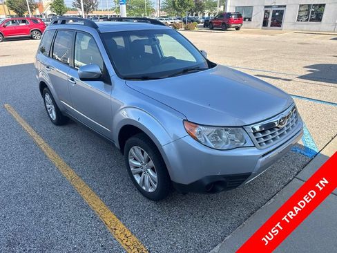 Used 2012 Subaru Forester 2.5X Premium w/ All-Weather Pkg AWD/4WD image 3