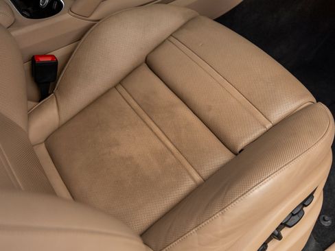 Certified 2023 Porsche Cayenne AWD/4WD image 45