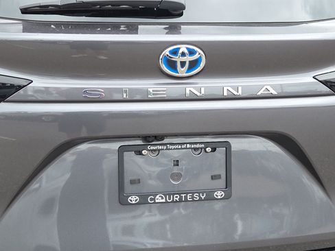 Certified 2025 Toyota Sienna Platinum AWD/4WD image 34