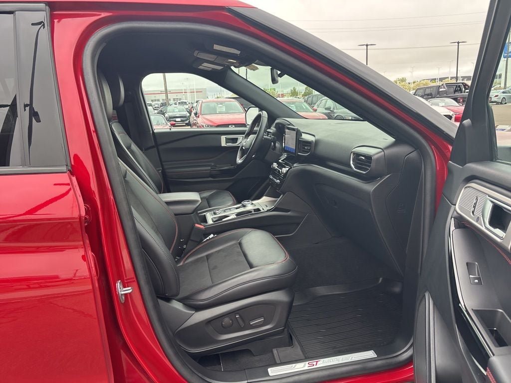 Used 2023 Ford Explorer ST-Line AWD/4WD image 37