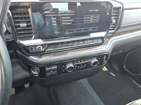 Used 2023 GMC Sierra 1500 SLE image 31