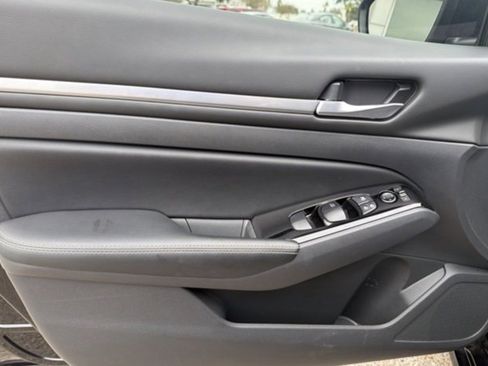 Certified 2023 Nissan Altima 2.5 SV image 10