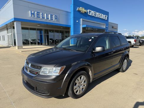 Used 2017 Dodge Journey SE FWD image 3