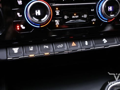 Used 2024 GMC Sierra 2500 Denali w/ Denali Reserve Package image 28