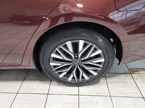 Used 2024 Nissan Altima 2.5 SV image 50