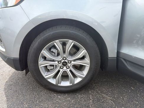 Used 2024 Ford Edge Titanium image 29