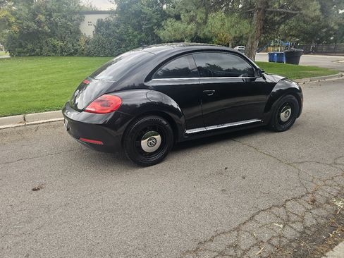 Used 2013 Volkswagen Beetle TDI image 7