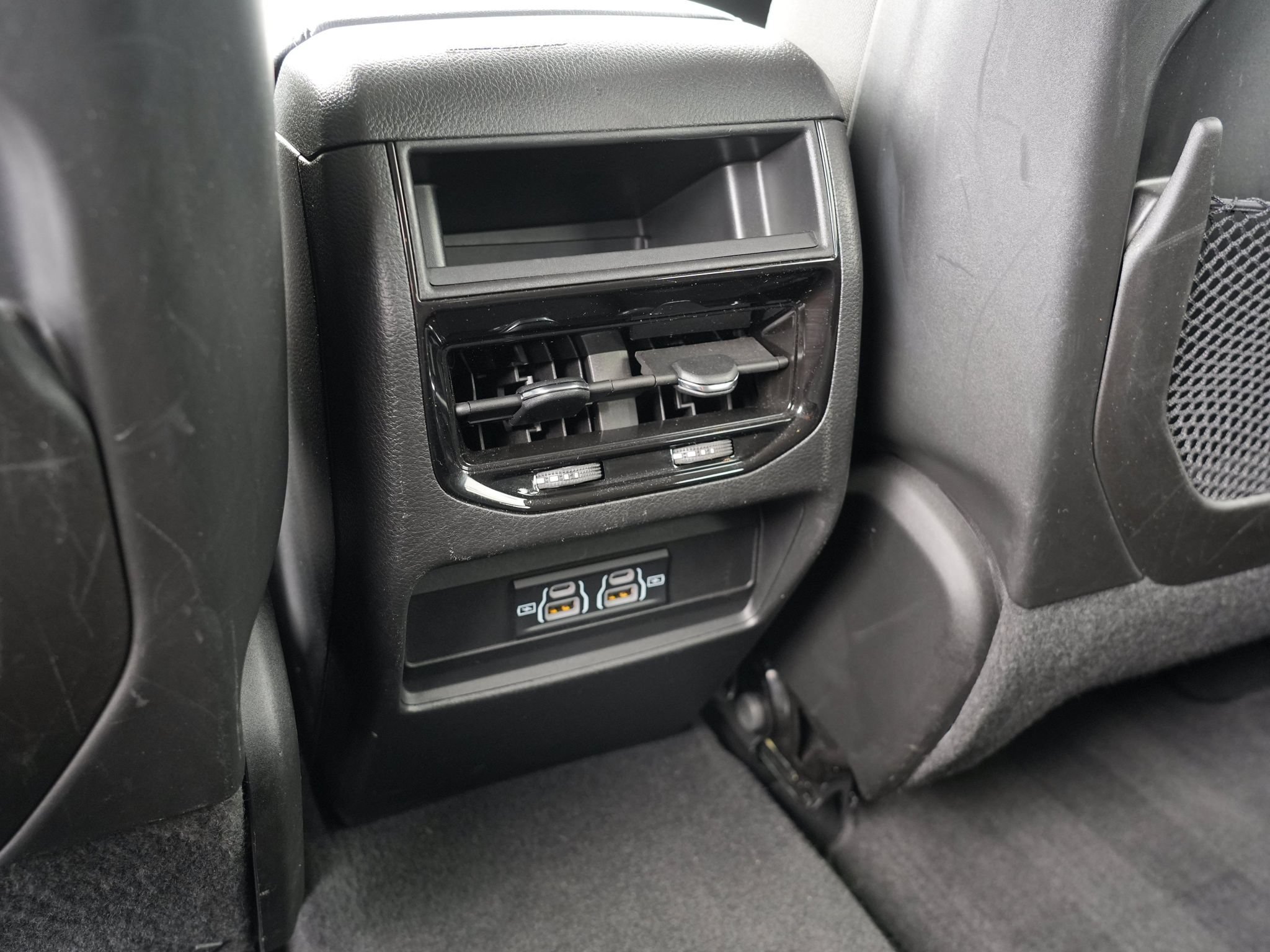 Used 2023 Jeep Grand Cherokee Laredo AWD/4WD image 25