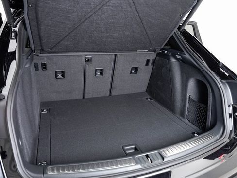 New 2025 Porsche Macan image 30