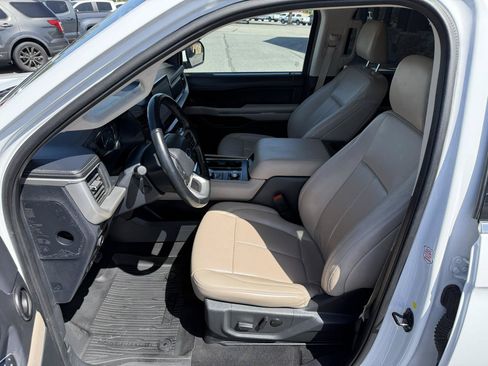 Used 2024 Ford Expedition Max XLT AWD/4WD image 11
