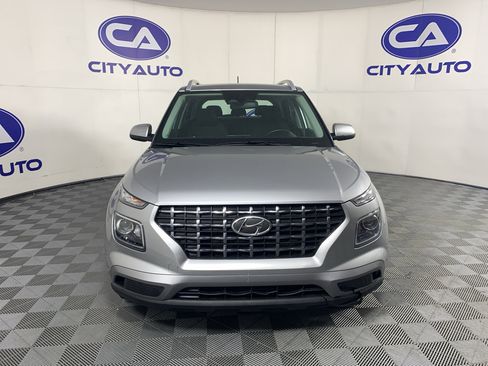Used 2024 Hyundai Venue SEL FWD image 7