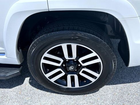 Used 2019 Toyota 4Runner Limited AWD/4WD image 22