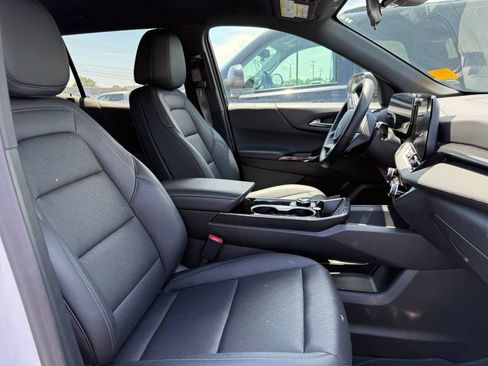 Used 2026 Chevrolet Equinox LT w/ Convenience Package II AWD/4WD image 16