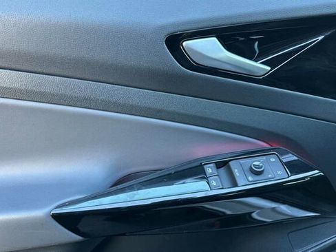 Used 2022 Volkswagen ID.4 Pro image 8