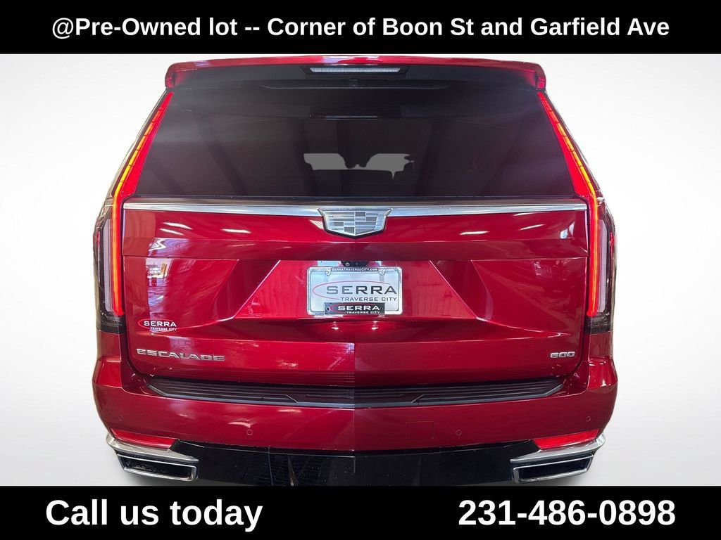 Used 2021 Cadillac Escalade Premium Luxury AWD/4WD image 4