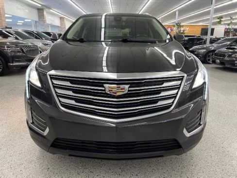 Used 2017 Cadillac XT5 Luxury w/ Driver Awareness Package FWD image 2