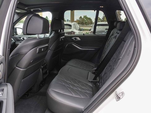 Used 2025 BMW X5 M60i image 18