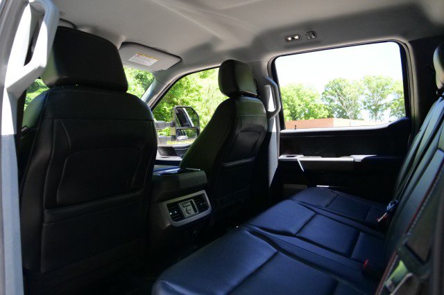 Used 2024 Ford F250 Lariat w/ Sport Appearance Package AWD/4WD image 32