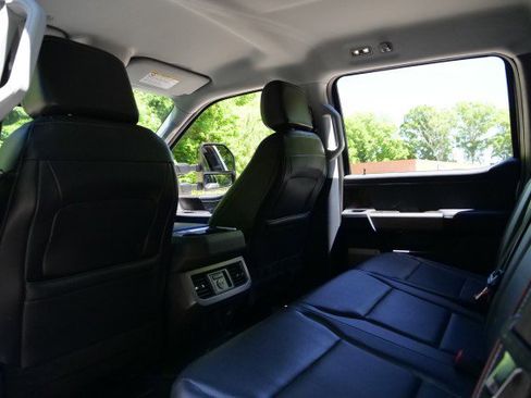 Used 2024 Ford F250 Lariat w/ Sport Appearance Package AWD/4WD image 32