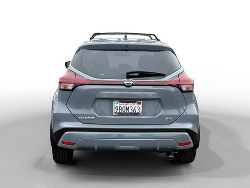 Used 2022 Nissan Kicks SV FWD image 4