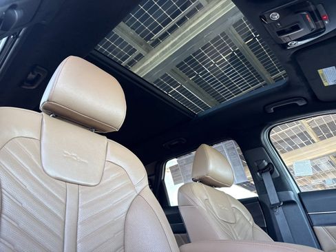 New 2026 Kia Sorento SX Prestige w/ Olive Brown Leather Package image 19